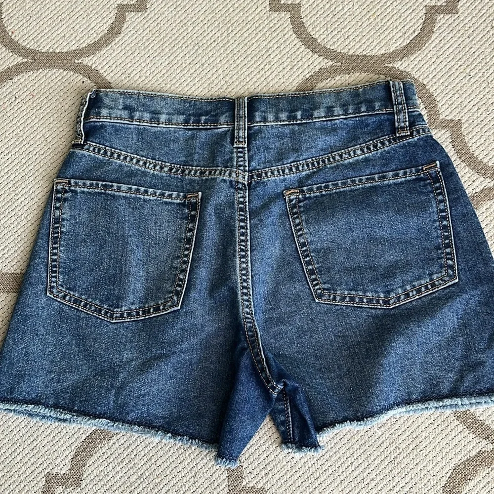 Old navy high-rise sky high adjustable waist Frayed-Hem blue jean shorts